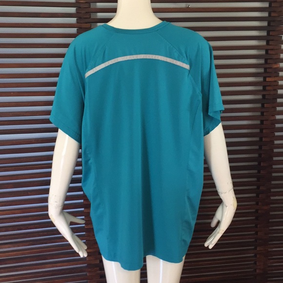 Old Navy active top - Picture 4 of 7